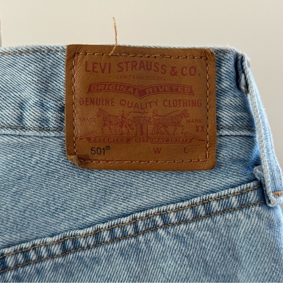 Levi’s 501 Denim Shorts - Picture 3 of 3